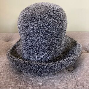 Liz Claiborne Charcoal Beret Hat